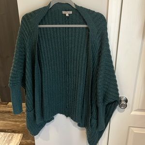 Wonderly oversized green shrug sweater small